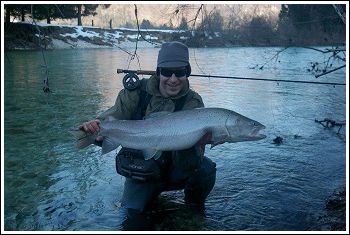 Fly Fishing Guides Flies Fishermen Gear Roc Lustik Huchen Salmon 2-2011